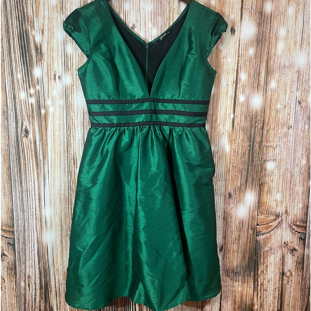 eShakti Dress Green Deep V-Neck Dupioni Formal Dress Size 10